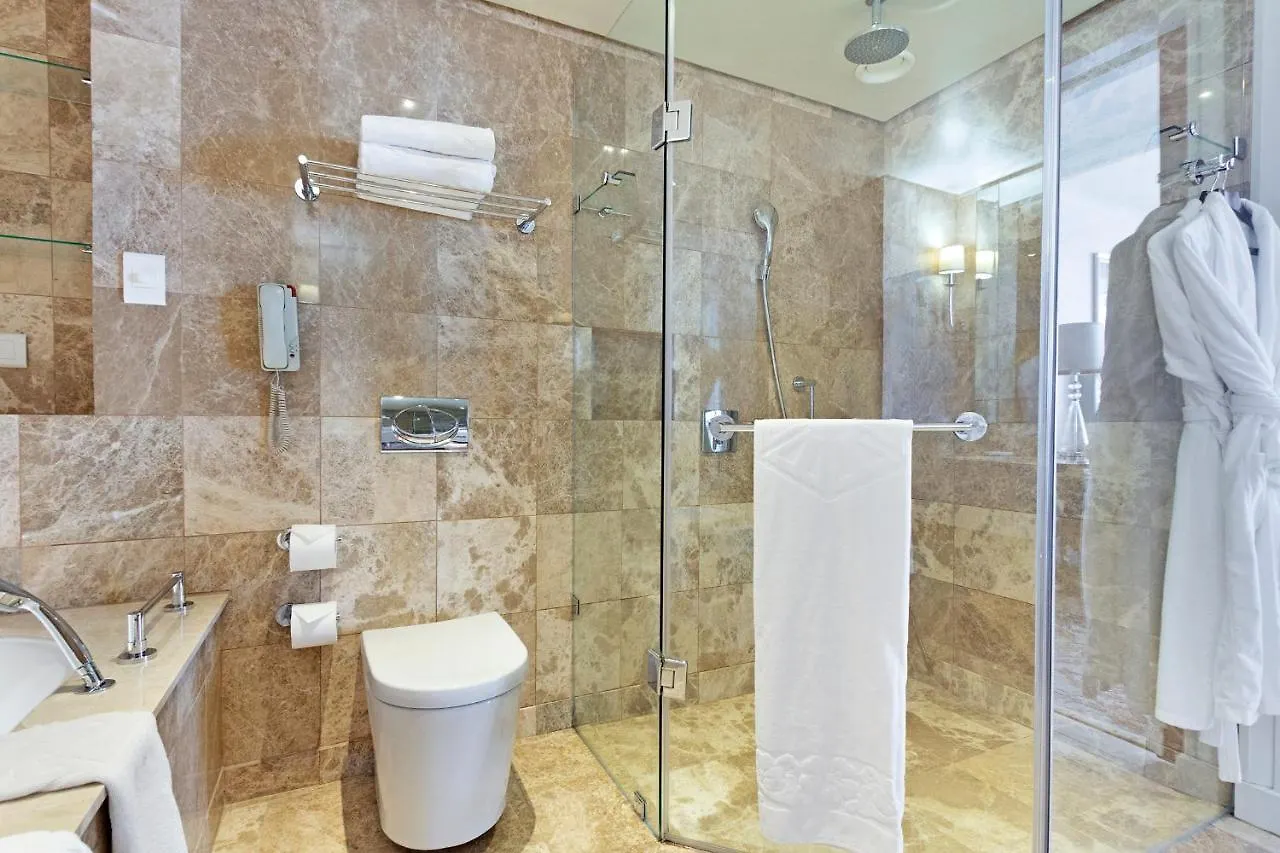 Taj Hotel Cape Town - Luxury 5 Star Suites - Very Spacious With Kitchenette, Lions Head Views 0*,